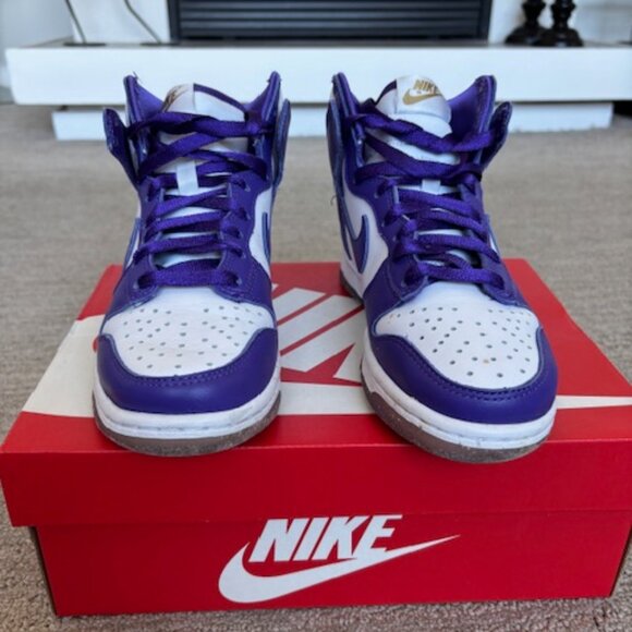 Nike Women's Dunk Hi Sneakers in Perfect Condition - Picture 3 of 7